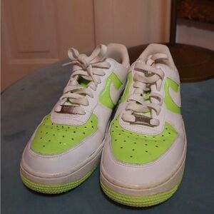 Nike Women's Sneakers White and Lime Green